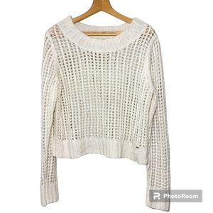 Hang Ten off white cropped, Wool Blend
Chunky Open Knit sweater. Women’s XL
